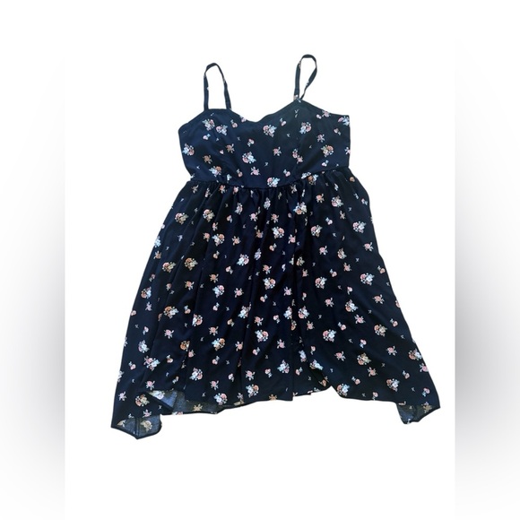 Torrid Blue Starry plus size  2 women black flowers  sleeveless - Picture 1 of 12